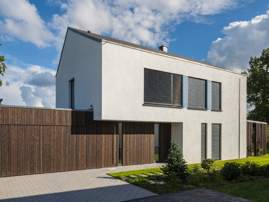 Stilvoll und elegant – Haus Möller macht seine Gerage zum Hingucker. (Foto: BAUMEISTER-HAUS)