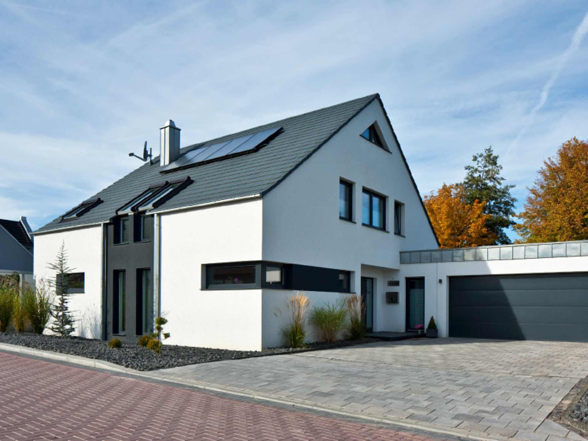 Haus Götze - ein modern-puristische Stilkonzept für ein klares Statement. (Foto: BAUMEISTER-HAUS)