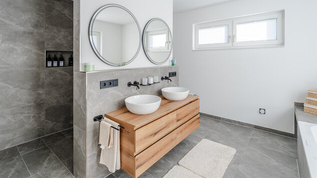 Innenansicht von Haus Brombach: Badezimmer